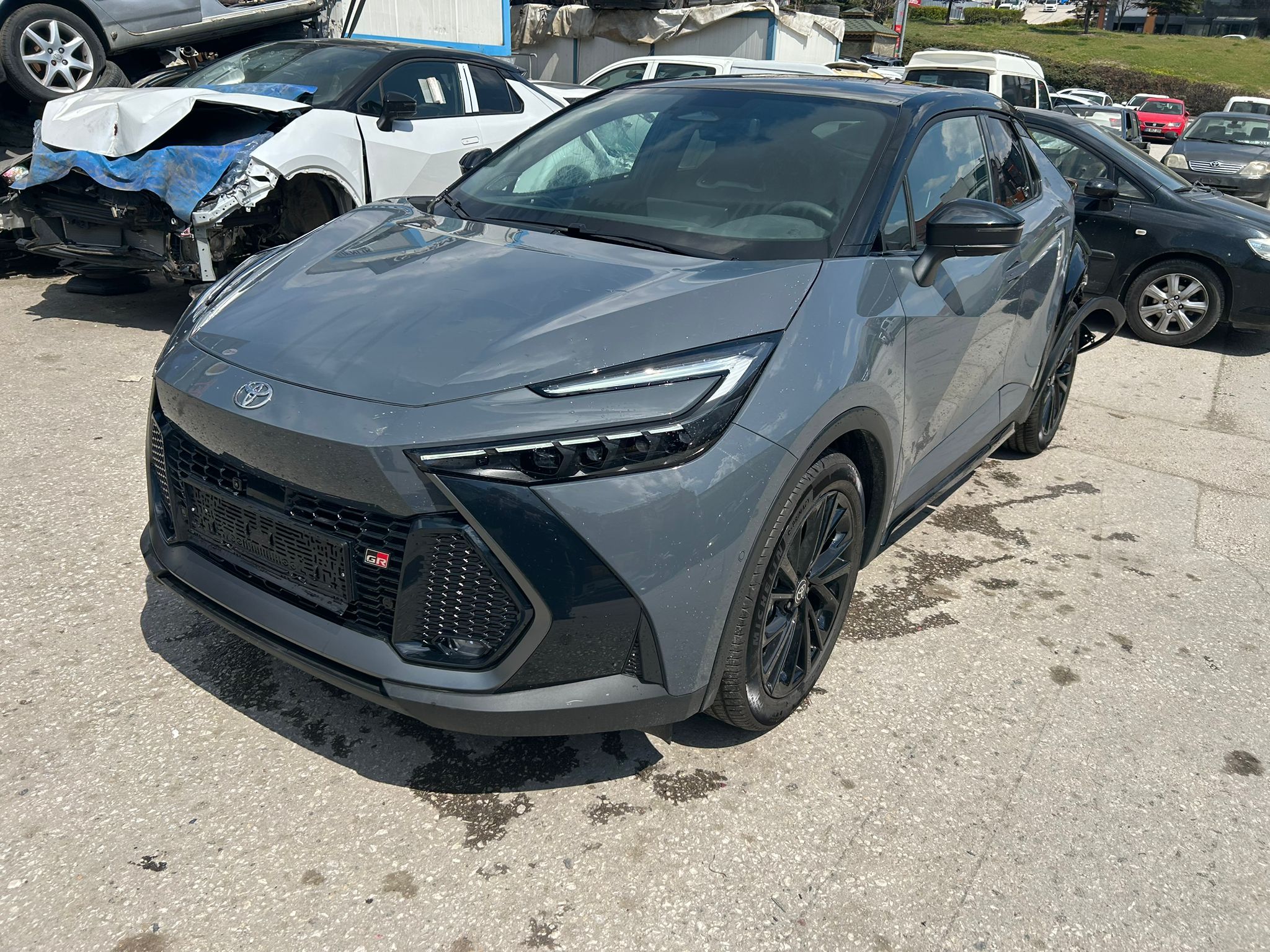 Toyota ch-r 2024-2026 model 1.8 hybrid